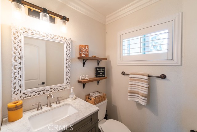 Detail Gallery Image 18 of 48 For 8636 Rancho Cerona Dr, Paramount,  CA 90723 - 4 Beds | 2/1 Baths