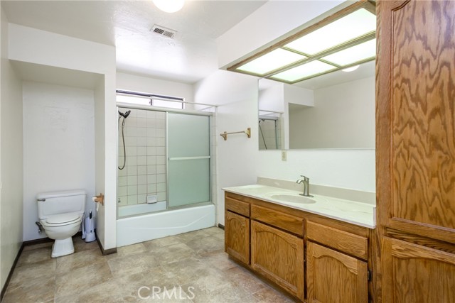 21186 Standing Rock Avenue, Apple Valley CA: https://media.crmls.org/medias/3781fe45-bfa2-46ef-85bf-e2a22182e206.jpg