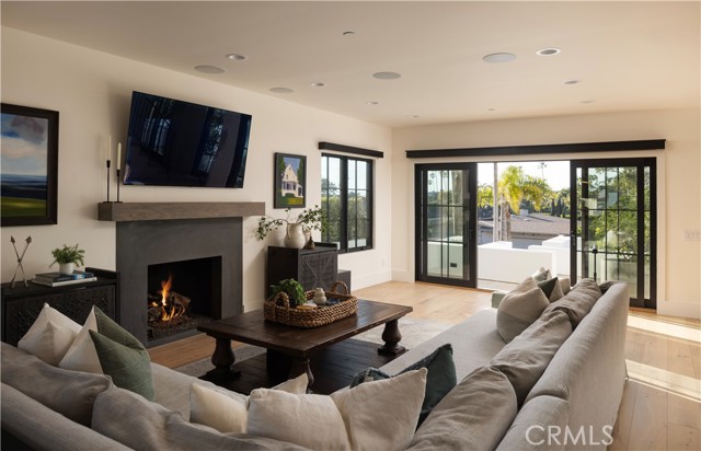 Detail Gallery Image 10 of 48 For 305 W Avenida Gaviota, San Clemente,  CA 92672 - 4 Beds | 4/1 Baths
