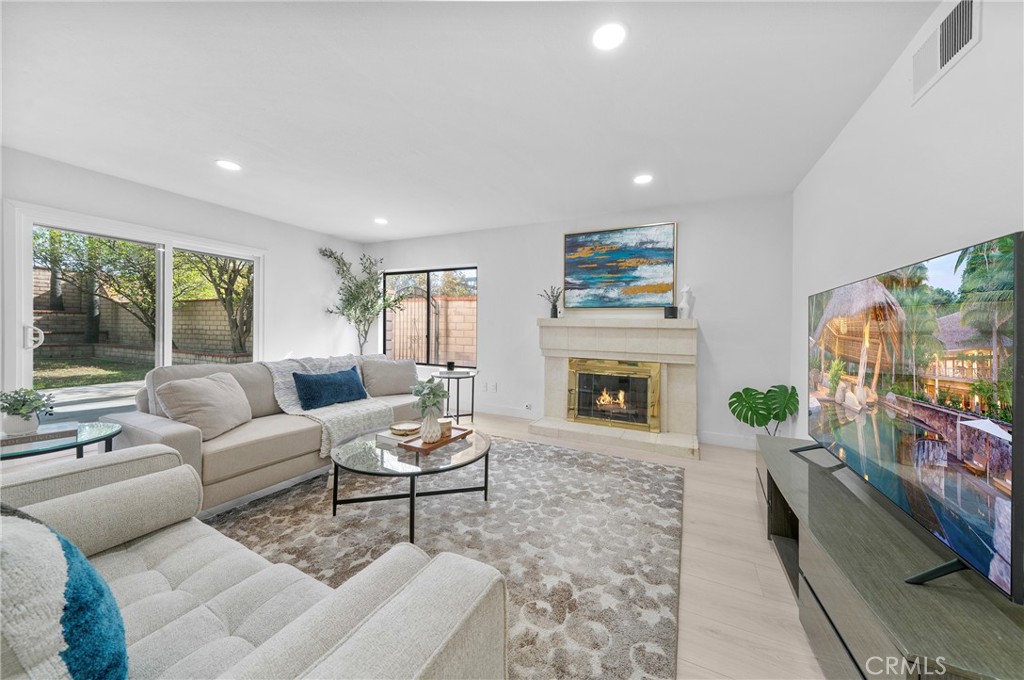 890 San Nicholas Drive