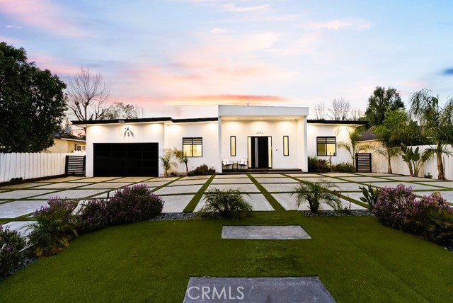 23143 Leonora Drive, Woodland Hills CA: https://media.crmls.org/medias/37835a5f-713c-4116-9f0c-f9c4e5a36c0e.jpg