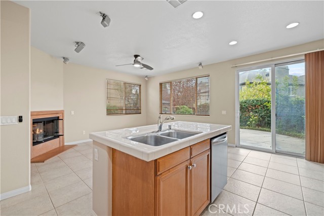 Detail Gallery Image 5 of 32 For 28363 Mirabelle Ln, Saugus,  CA 91350 - 3 Beds | 2/1 Baths