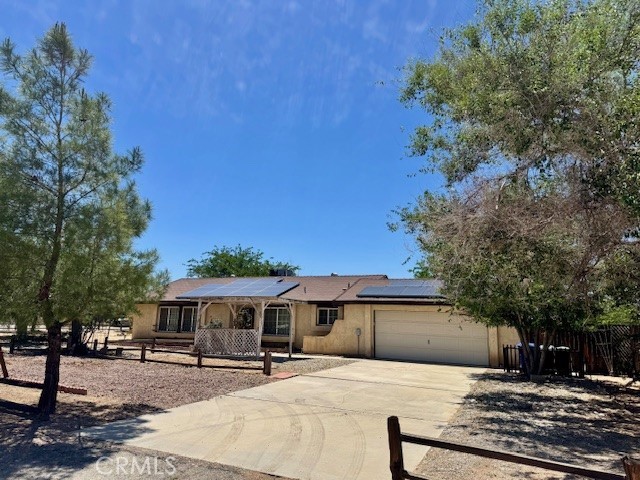 14122 Pawnee Road, Apple Valley CA: https://media.crmls.org/medias/3783a762-2699-4430-ad7d-7451dc82b41f.jpg