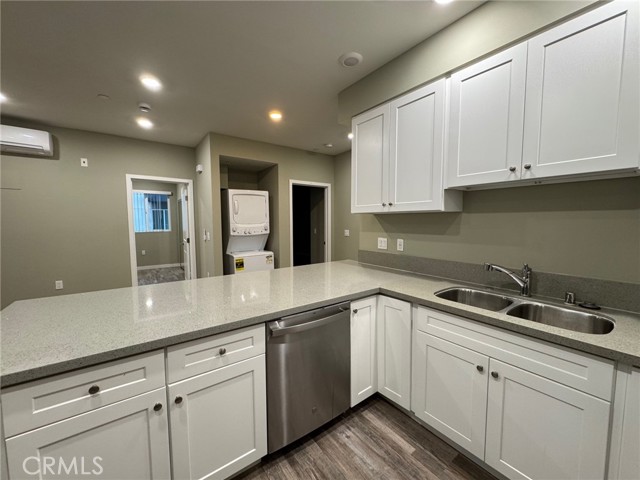 Detail Gallery Image 4 of 29 For 621 N Normandie Ave, Los Angeles,  CA 90004 - 5 Beds | 5 Baths