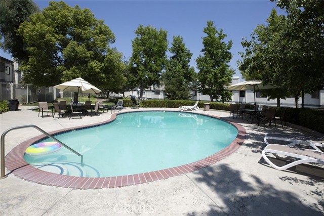 Detail Gallery Image 30 of 40 For 10504 Sunland Bld #5,  Sunland,  CA 91040 - 2 Beds | 1/1 Baths