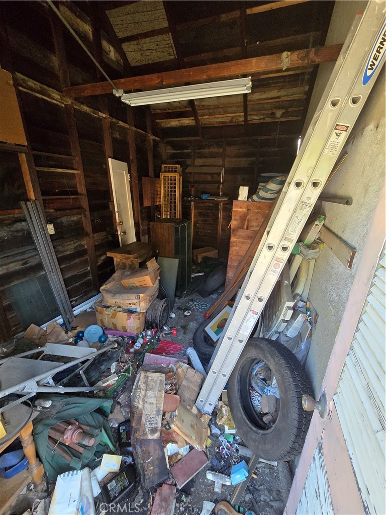 https://media.crmls.org/medias/37852f32-ab53-42c1-a863-6cc4da8ecad3.jpg?preset=X-Large