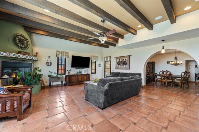 9075 Mesa Vista Street, Apple Valley CA: https://media.crmls.org/medias/37857085-93f9-413c-9746-b58746642f58.jpg
