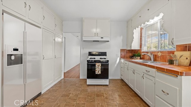 Detail Gallery Image 4 of 17 For 627 W 33rd St, San Bernardino,  CA 92405 - 2 Beds | 1 Baths