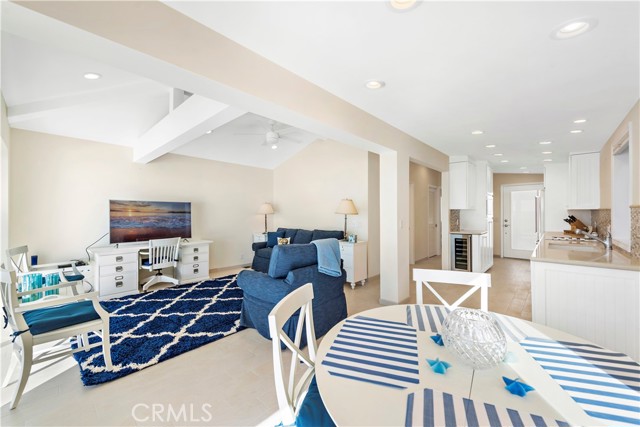 Detail Gallery Image 7 of 31 For 1051 Gaviota Dr, Laguna Beach,  CA 92651 - 2 Beds | 2 Baths