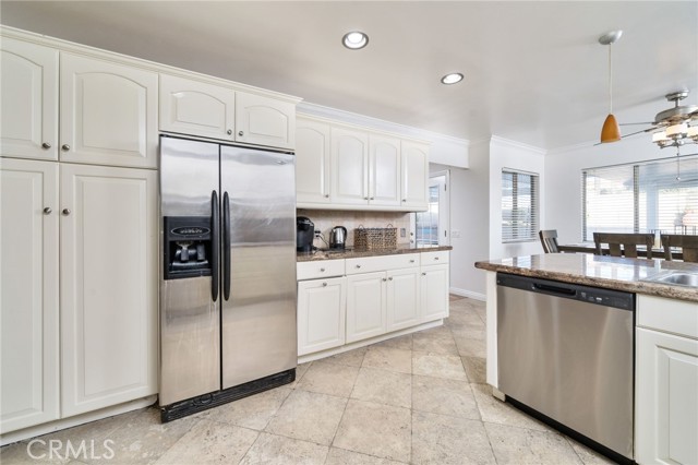 2120 Capuchin Way, Claremont CA: https://media.crmls.org/medias/3785e3b1-debc-4b7b-96f3-ef5f8911d8ed.jpg