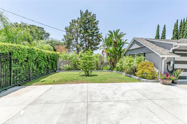 15409 Wyandotte Street, Van Nuys CA: https://media.crmls.org/medias/37860c84-8458-4425-9623-63007146ca91.jpg
