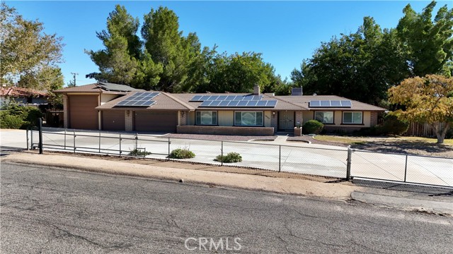 14705 Mandan Road, Apple Valley CA: https://media.crmls.org/medias/37862f32-b5ad-4f3f-9e09-ae1d09878b19.jpg