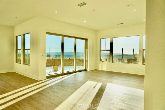 Detail Gallery Image 7 of 19 For 112 Awning, Irvine,  CA 92618 - 3 Beds | 2/1 Baths