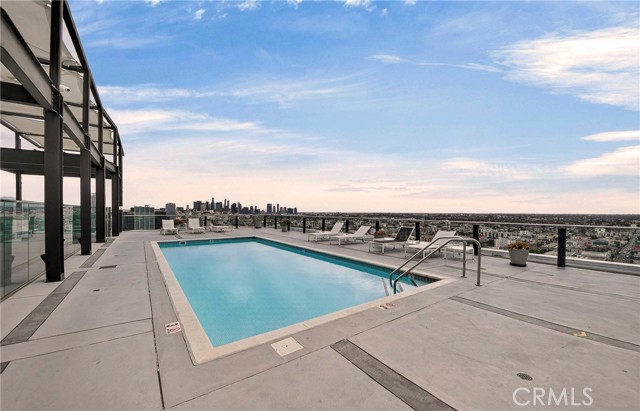 3810 Wilshire Boulevard, Los Angeles CA: https://media.crmls.org/medias/3786a8b2-61b8-4eb2-b4af-5af59ee2bb28.jpg