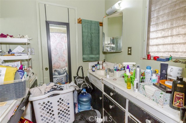 12401 Archwood Street, North Hollywood CA: https://media.crmls.org/medias/3786c627-7983-4827-9eae-b79b4adb12a9.jpg