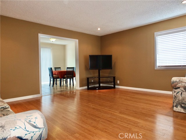 1301 W Robidoux Street, Wilmington CA: https://media.crmls.org/medias/3786daa1-6113-4430-b10d-1a99855d4804.jpg