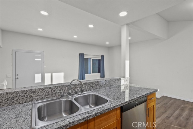 Detail Gallery Image 15 of 36 For 1523 E Windsor Rd 209a,  Glendale,  CA 91205 - 2 Beds | 1/1 Baths