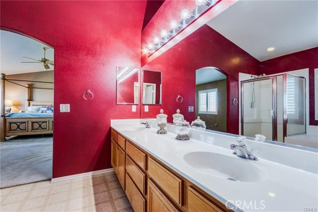 8961 Newcastle Avenue, Hesperia CA: https://media.crmls.org/medias/37884496-9724-4ff1-8db2-684b162f4c12.jpg