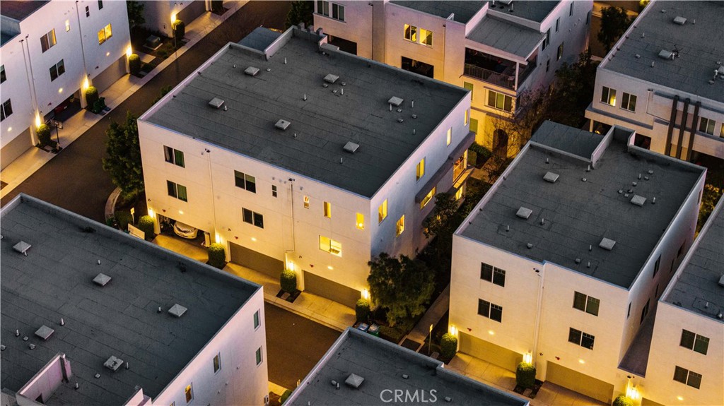 https://media.crmls.org/medias/3788648a-f4a0-4605-aec1-3cbe5ed87620.jpg?preset=X-Large