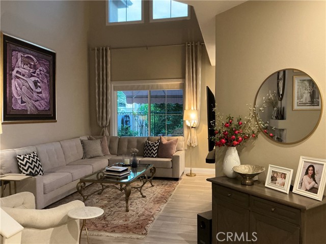 Detail Gallery Image 13 of 44 For 508 Bannister Way #B,  Simi Valley,  CA 93065 - 3 Beds | 2/1 Baths