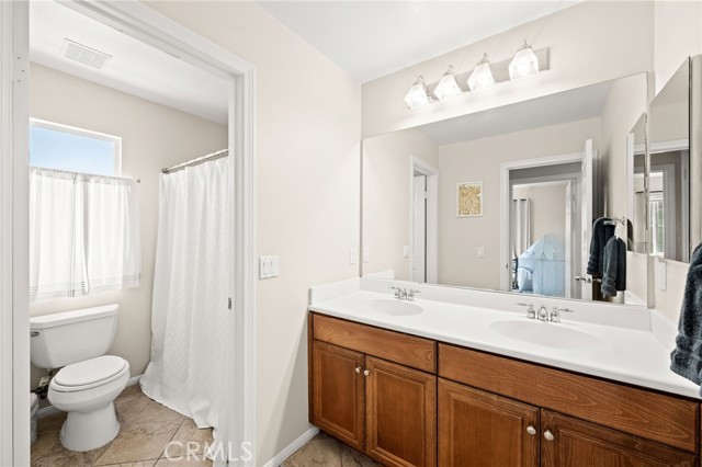 27620 Desert Gold Court, Murrieta CA: https://media.crmls.org/medias/3788a4bd-fe80-4e23-8926-d8f3fe649040.jpg