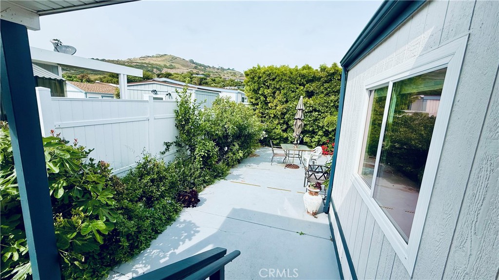 https://media.crmls.org/medias/37893a47-91ea-47ca-bbf1-0f7c63a8097d.jpg?preset=X-Large