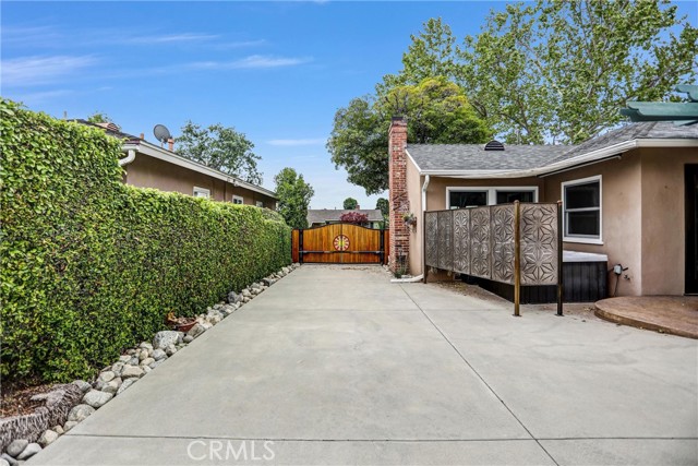 9827 Estrella Avenue, Temple City CA: https://media.crmls.org/medias/37899535-bc83-41b7-866e-efa929e23909.jpg