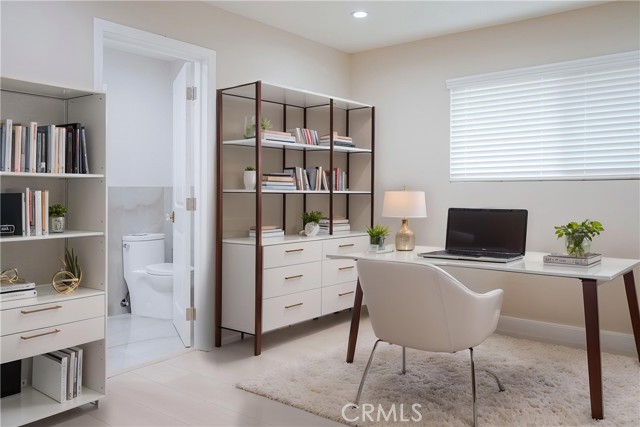 Detail Gallery Image 21 of 44 For 16840 Superior St, Northridge,  CA 91343 - 4 Beds | 3 Baths