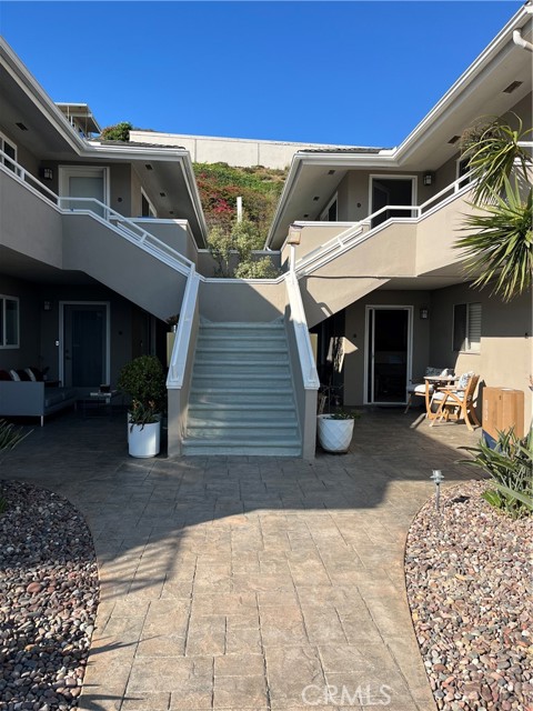 Detail Gallery Image 3 of 37 For 21711 Wesley Dr #B,  Laguna Beach,  CA 92651 - 2 Beds | 1 Baths