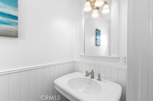 Detail Gallery Image 14 of 30 For 3619 N Poinsettia Ave, Manhattan Beach,  CA 90266 - 3 Beds | 2/1 Baths