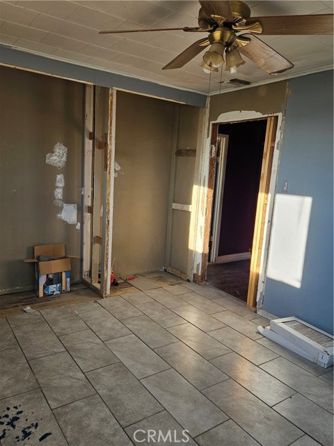 2352 S Jacks Ranch Drive, Ridgecrest CA: https://media.crmls.org/medias/378b541e-4d67-49c3-b610-978bfd9308c8.jpg