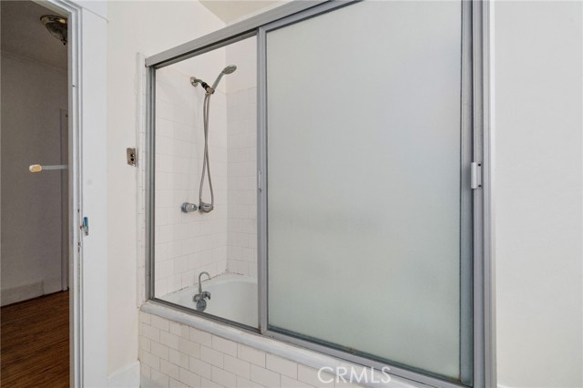 1412 S Victoria Avenue, Los Angeles CA: https://media.crmls.org/medias/378b6c00-1867-4853-b580-3f90b22486bc.jpg