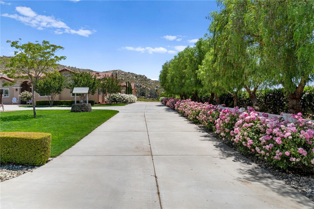 Detail Gallery Image 6 of 39 For 23592 Beech St, Hemet,  CA 92545 - 4 Beds | 3/1 Baths