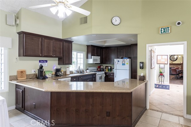 Detail Gallery Image 32 of 38 For 4470 Sapphire Ln, Oceanside,  CA 92056 - 2 Beds | 2 Baths