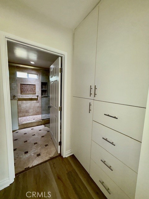 Detail Gallery Image 12 of 28 For 18648 Gledhill, Northridge,  CA 91324 - 4 Beds | 2 Baths