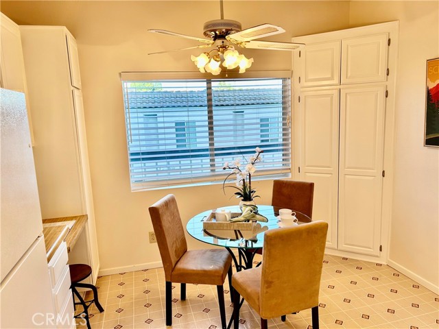 Detail Gallery Image 10 of 20 For 4242 Stansbury Ave #203,  Sherman Oaks,  CA 91423 - 2 Beds | 2 Baths