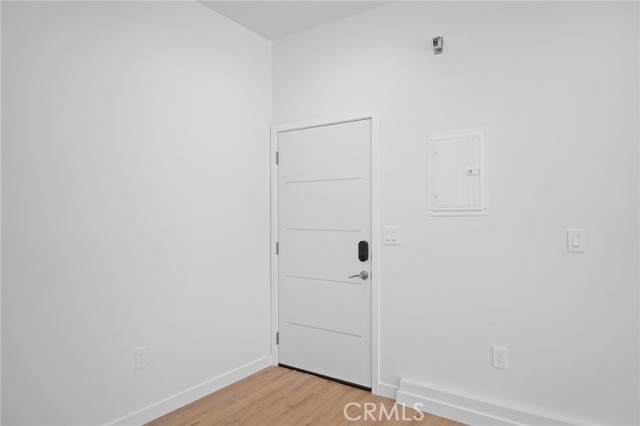 Detail Gallery Image 3 of 9 For 10943 Nassau Ave, Sunland,  CA 91040 - 0 Beds | 1 Baths