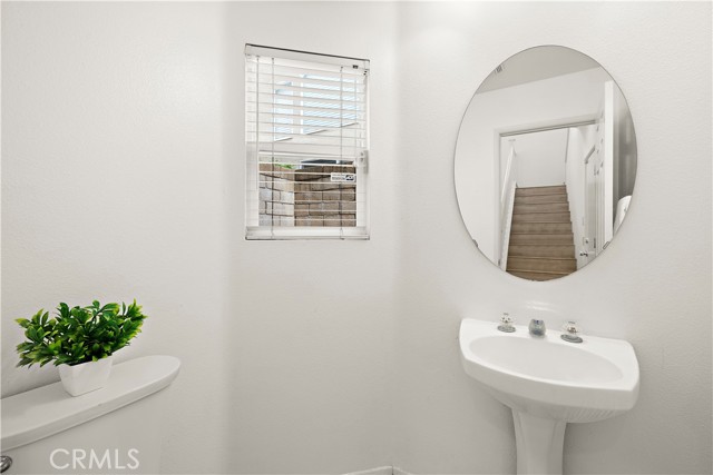 Detail Gallery Image 22 of 61 For 1037 Davis Way, Placentia,  CA 92870 - 3 Beds | 2/1 Baths
