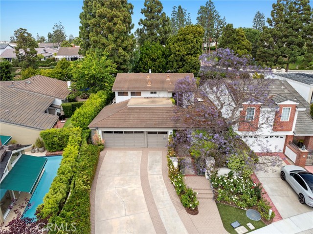 6 Rue Marseilles, Newport Beach CA: https://media.crmls.org/medias/378ee1e8-fdfb-4a83-9e07-12436f268209.jpg