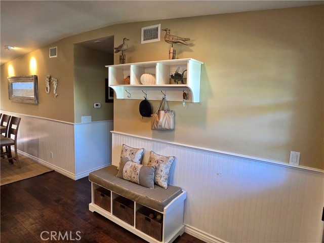 Detail Gallery Image 3 of 39 For 249 Loyola Rd, Costa Mesa,  CA 92626 - 4 Beds | 2 Baths
