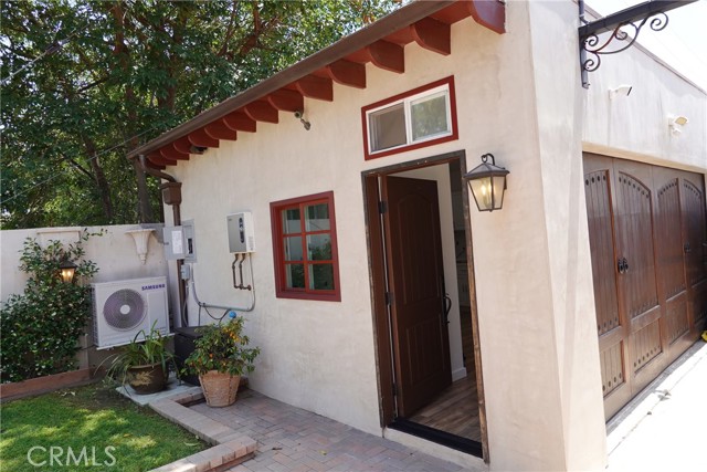 430 Sonora Avenue, Glendale CA: https://media.crmls.org/medias/378f73ad-5c7b-4256-b67a-01b79d5a7089.jpg