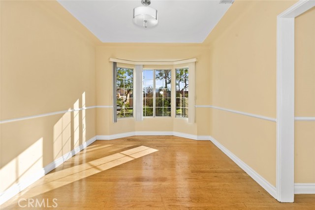 1941 W Kenneth Road, Glendale CA: https://media.crmls.org/medias/37912376-0389-4f09-97fa-707f685833f5.jpg