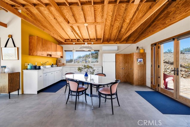 63465 Belmont Street, Joshua Tree CA: https://media.crmls.org/medias/3791887f-cc61-48ea-b336-6b25d1b760b6.jpg