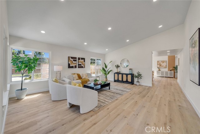 14181 Moore Ct., Irvine CA: https://media.crmls.org/medias/3792002a-48a0-4b2a-a897-bd8183b40252.jpg