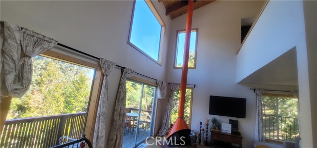 Detail Gallery Image 12 of 75 For 1317 Pinetree, Frazier Park,  CA 93225 - 3 Beds | 2 Baths