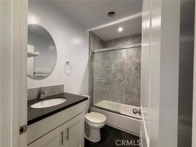 Detail Gallery Image 9 of 12 For 3527 3/4 Siskiyou, Los Angeles,  CA 90023 - 3 Beds | 3 Baths