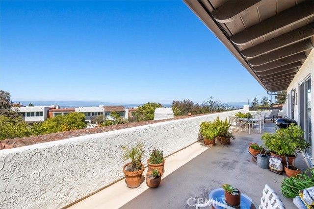 47 Sycamore Lane, Rolling Hills Estates, California 90274, 2 Bedrooms Bedrooms, ,2 BathroomsBathrooms,Residential,Sold,Sycamore,SB23073393