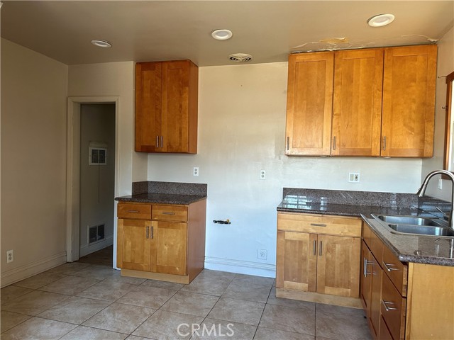 Detail Gallery Image 7 of 17 For 16624 E Newburgh St, Azusa,  CA 91702 - 2 Beds | 1 Baths