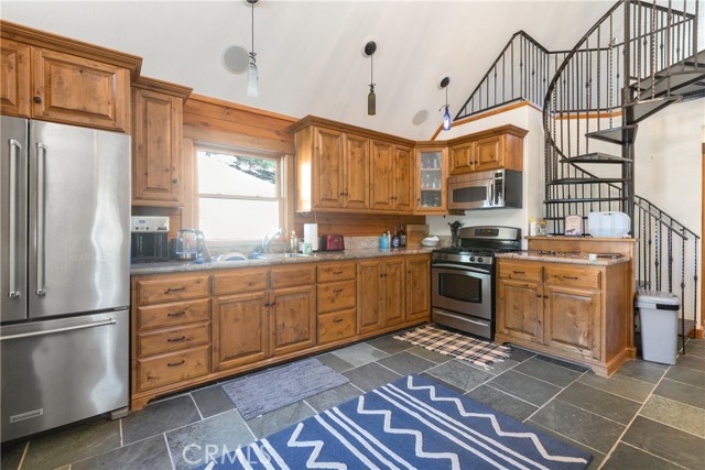 Detail Gallery Image 4 of 43 For 5765 Dago Lane, Paso Robles,  CA 93446 - 1 Beds | 2 Baths