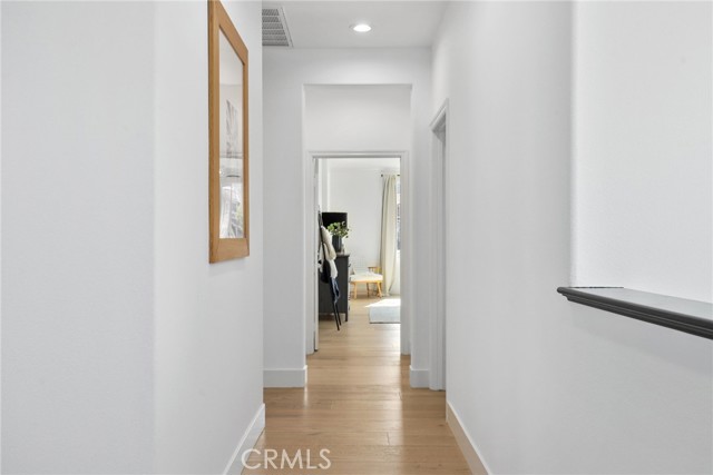 24229 La Montura Drive, Valencia CA: https://media.crmls.org/medias/37943838-f9ba-48bc-bf23-d5cec3d81659.jpg